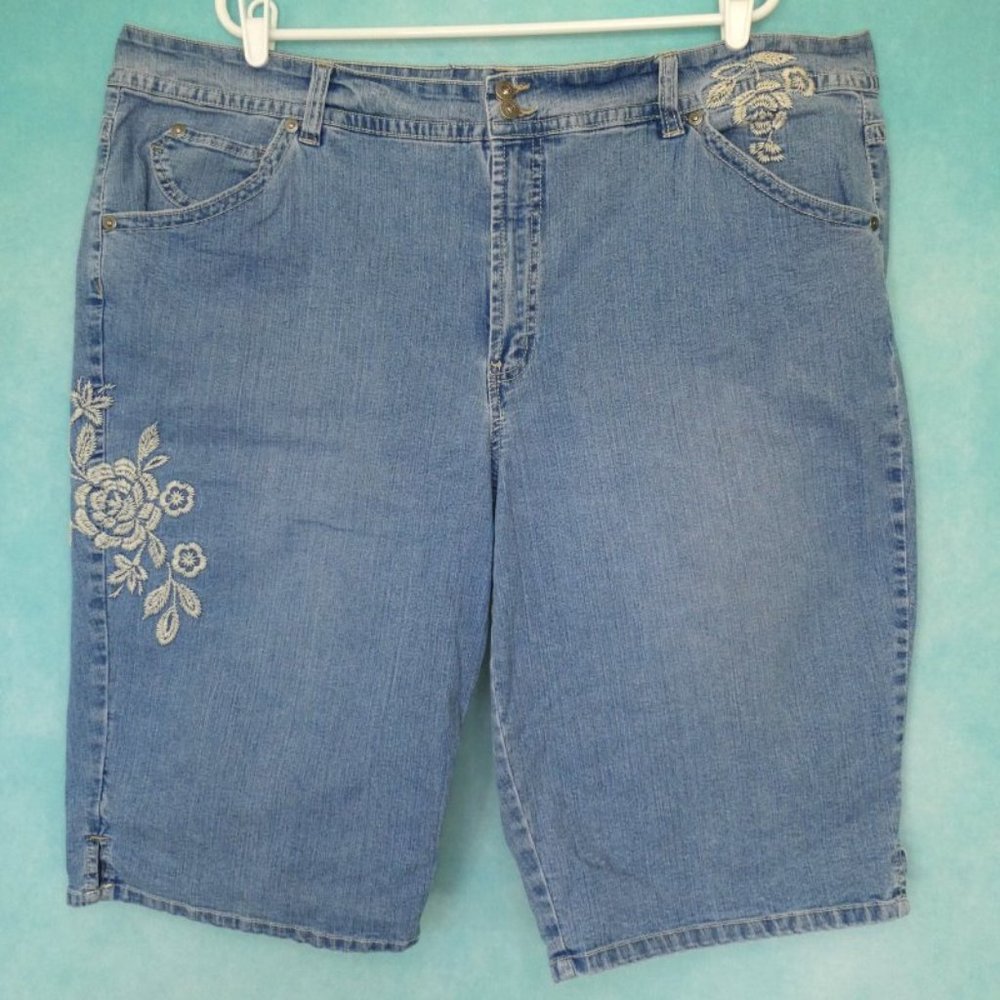 Gloria Vanderbilt Embroidered Denim Bermuda Shorts 24W